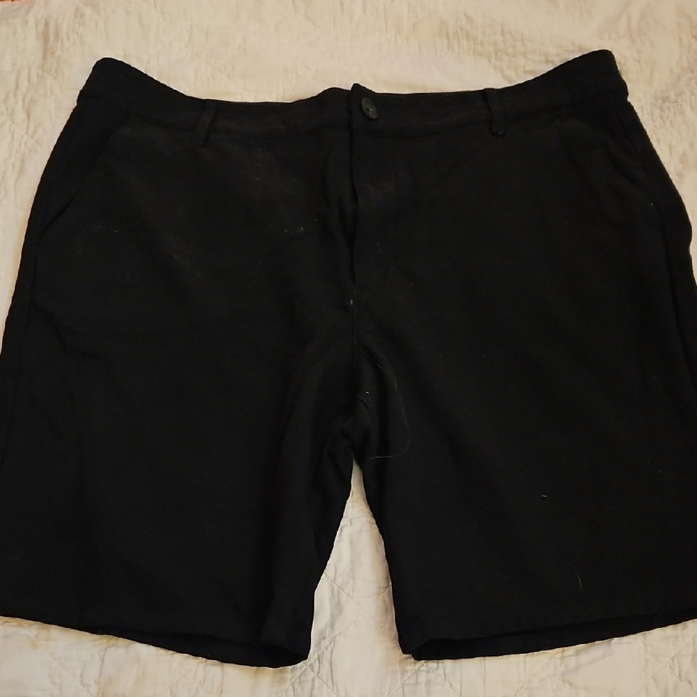 Yrue Classic Men's Black Shorts